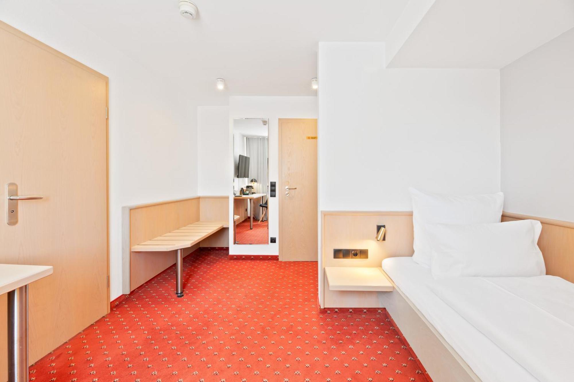 Steiners Hotel Airport-Messe Stuttgart Ngoại thất bức ảnh